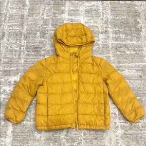 Like new✨Uniqlo Kids Yellow Puffer Jacket girls&boys unisex size:6
